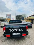 Toyota Hilux 2018 Black - 5