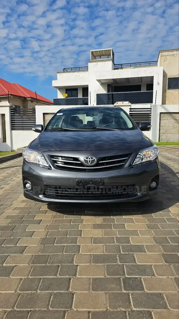 Toyota Corolla Altis 2013 Gray - 1