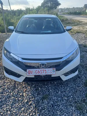 2017 Honda Civic EX 4dr Hatchback (1.5L 4cyl) White