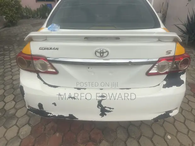 2013 Toyota Corolla LE Sedan - 1