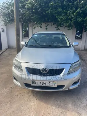 Toyota Corolla LE 2010 Silver Sedan