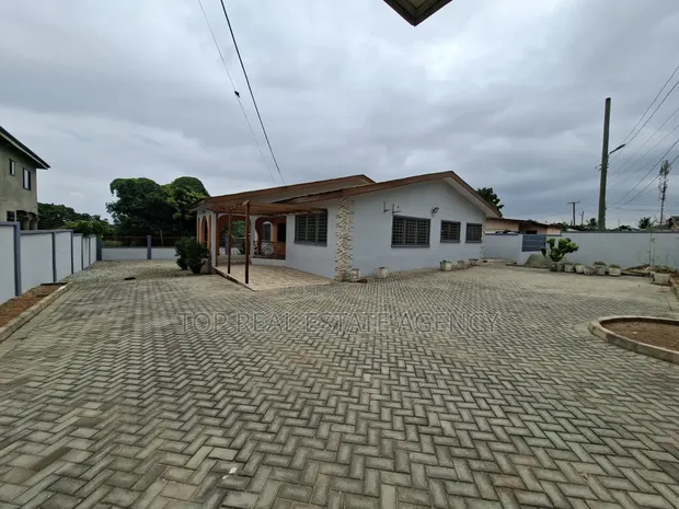 4 Bedroom House for Rent, Ga East Municipal - 1