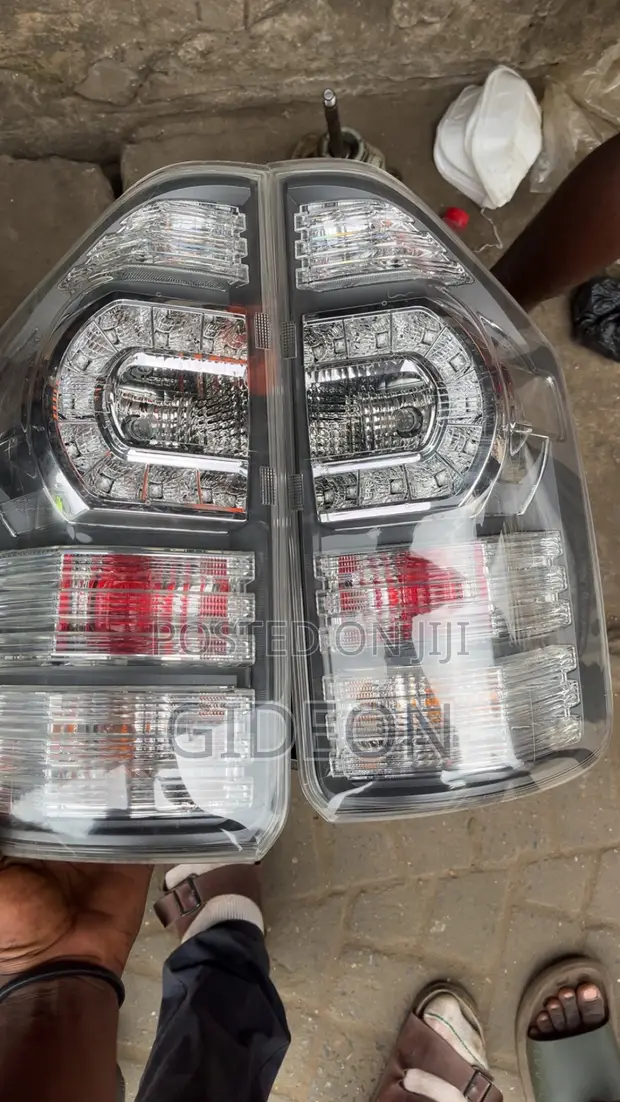 Toyota Voxy Back Lights (2012) - 1