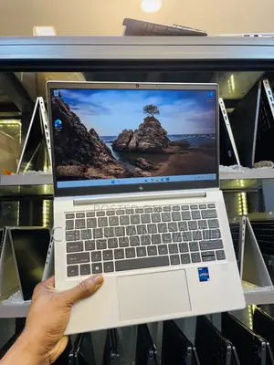 HP EliteBook 630 G10 Laptop: Core i5, 16GB RAM, 256GB SSD
