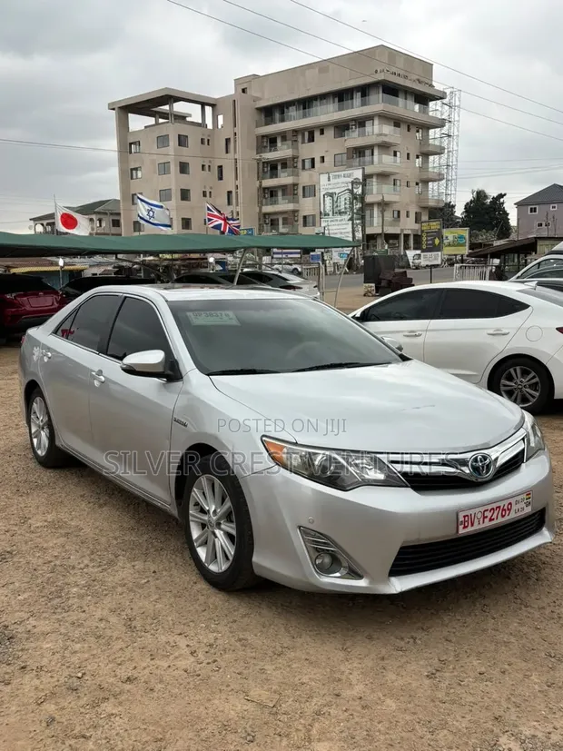 2013 Toyota Camry XLE Sedan - 1