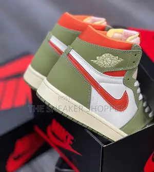 Air Jordan 1 High OG - Celadon / Team Orange