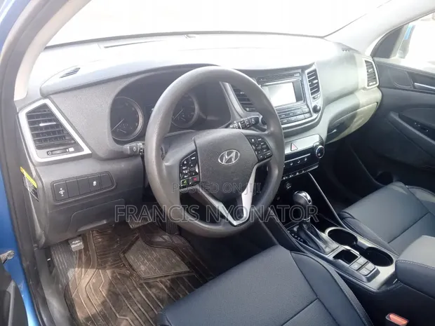 Hyundai Tucson 2017 Blue - 1