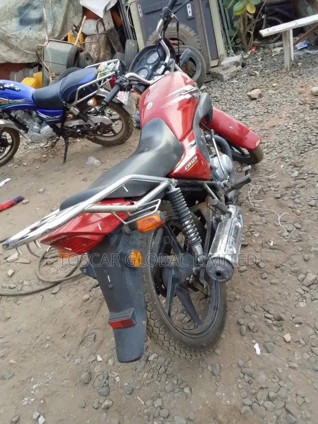 Honda CB 125 2018 Red - 1