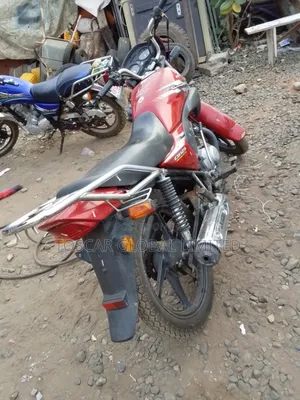 Honda CB 125 2018 Red