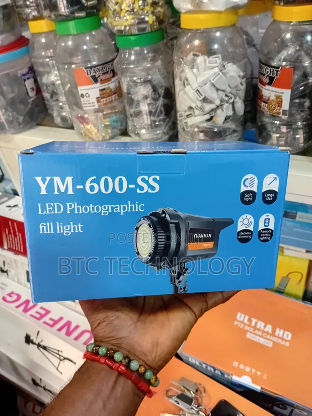 YM600-SS LED Photographic Fill Light - 1