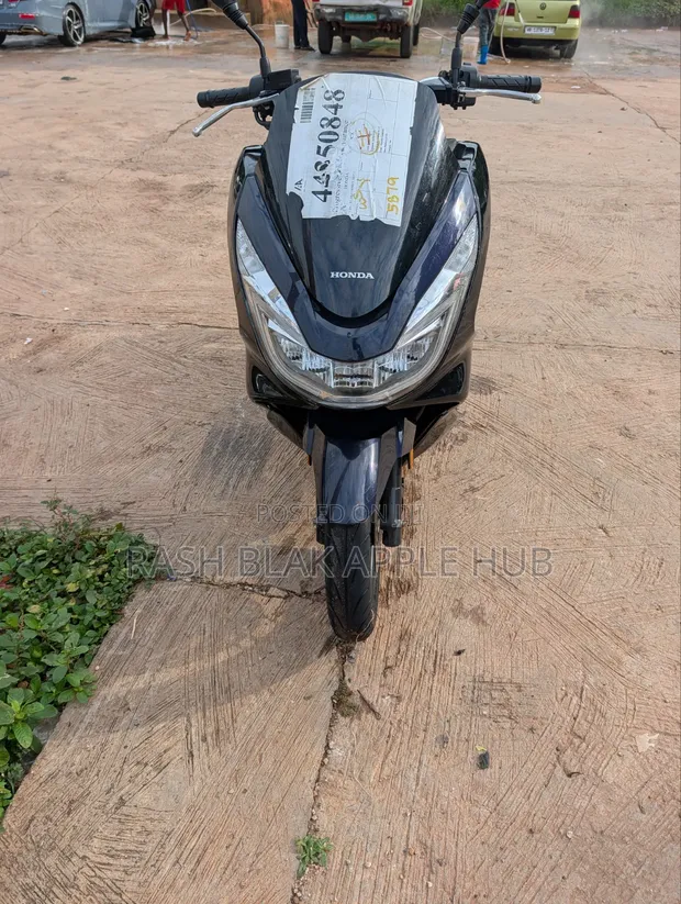 Honda PCX 150cc Scooter 2018 - USA Clean - 1