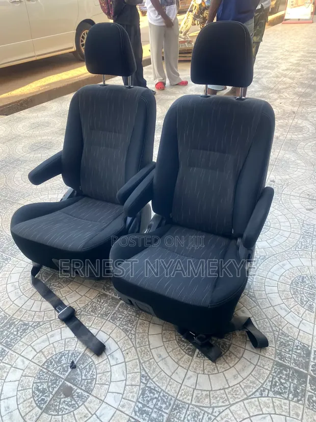 Toyota Voxy Middle Seats (Used) - 1