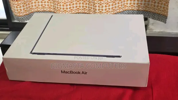Apple MacBook Air 2025 M4 16GB RAM 256GB SSD - 1