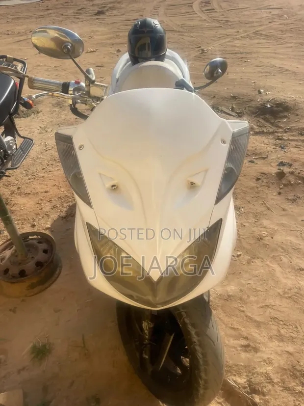 Yamaha Majesty Scooter 2015 White - 1