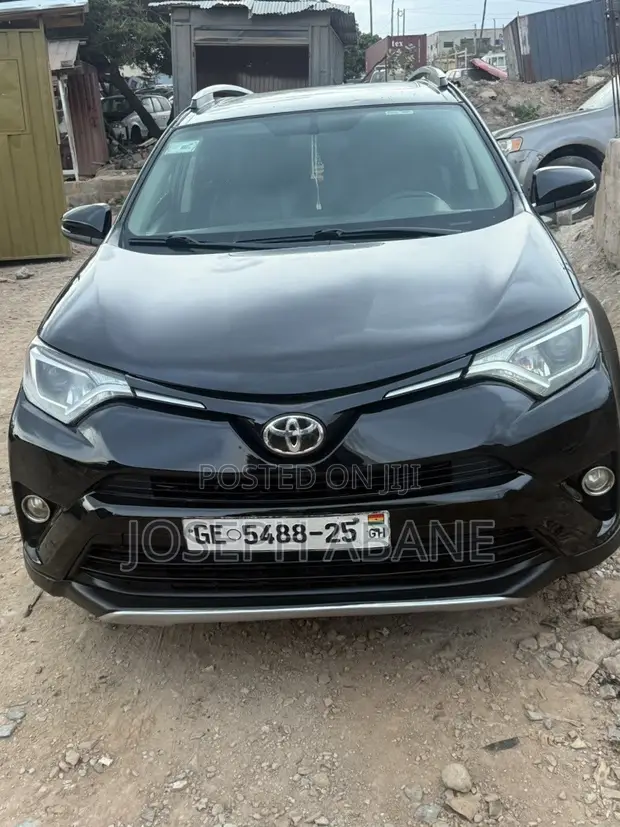 2017 Toyota RAV4 XLE AWD - 1