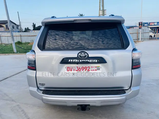 Toyota 4-Runner SR5 4x4 2019 Silver - 1