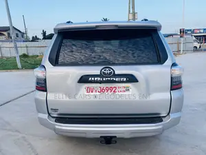 Toyota 4-Runner SR5 4x4 2019 Silver