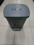 Indoor Dust Bin with Foot Pedal - 3