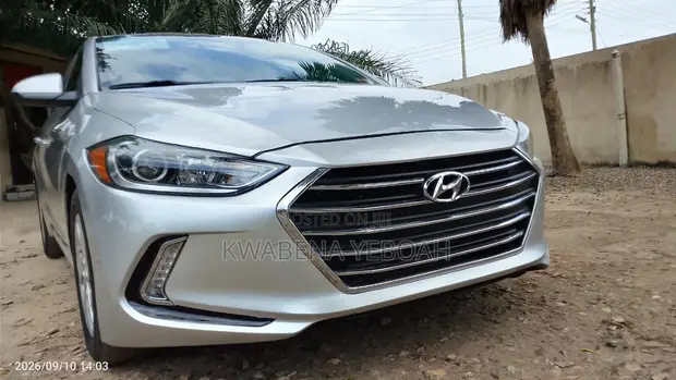 Hyundai Elantra 2017 Silver - 1