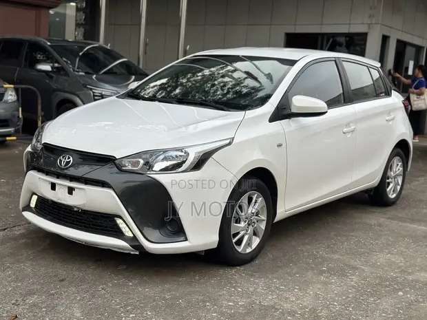 Toyota Yaris 2018 White - 1