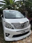 Toyota Alphard 2.4 Petrol AWD 2013 White - 4