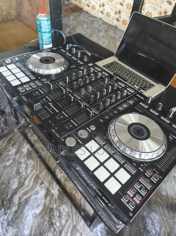 Pioneer DDJ-SX2 DJ Controller - 1