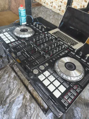 Pioneer DDJ-SX2 DJ Controller