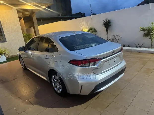 Toyota Corolla LE 2020 Silver - 1