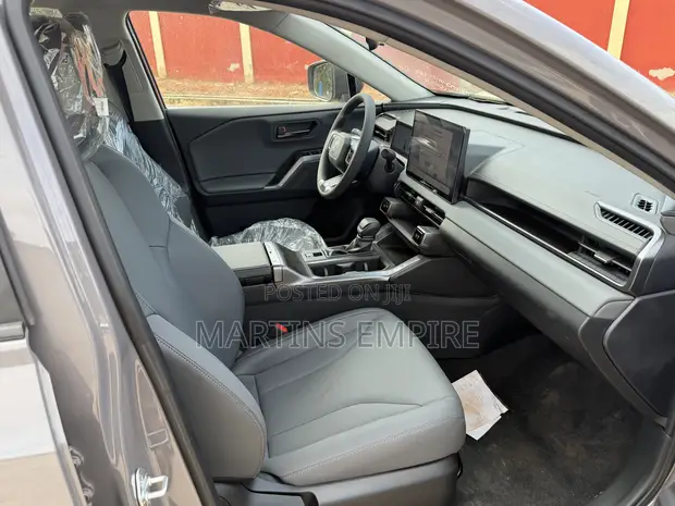 New Toyota RAV4 SE 2026 Hybrid Gray - 1