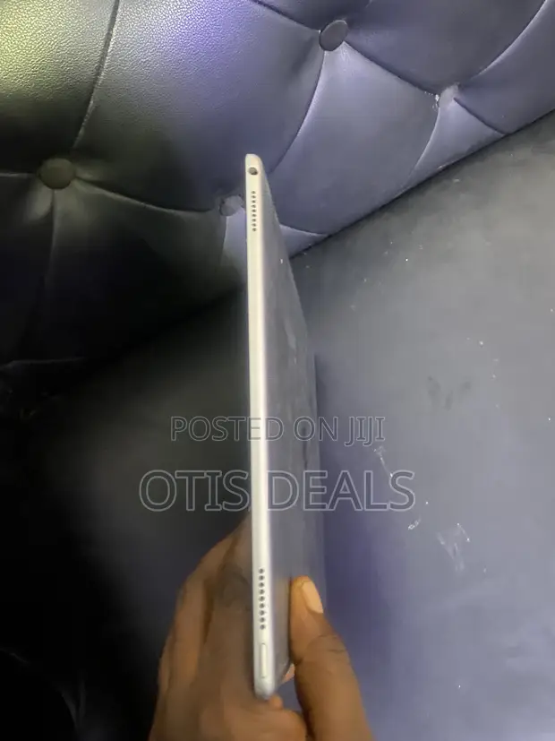 Apple iPad Pro 12.9 (2017) 128GB Gray - 1