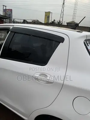 Toyota Vitz 1.3 AWD 5dr 2012 White
