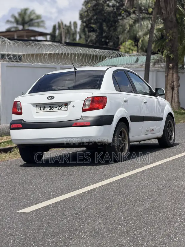 Kia Rio 1.6 2008 White - 1
