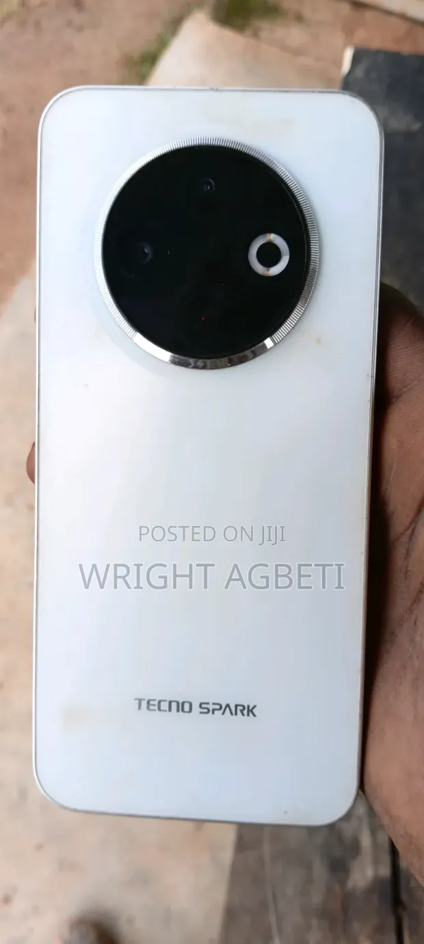 Tecno Spark 20C 128GB White - 1