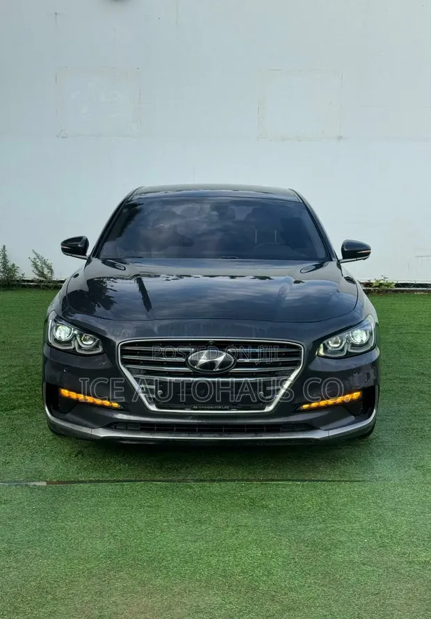Hyundai Grandeur 2018 Black - 1
