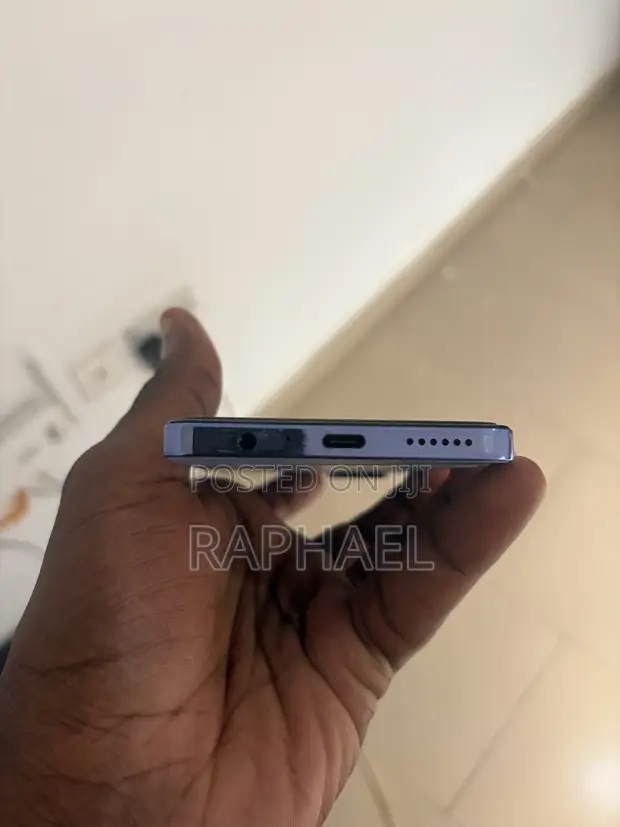 Tecno Camon 20 256GB Blue - 1