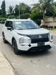 Mitsubishi Outlander 2022 White - 3