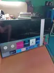Samsung 42-Inch Smart TV with Screen Line - 2