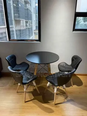 Modern 4-Seater Dining Set