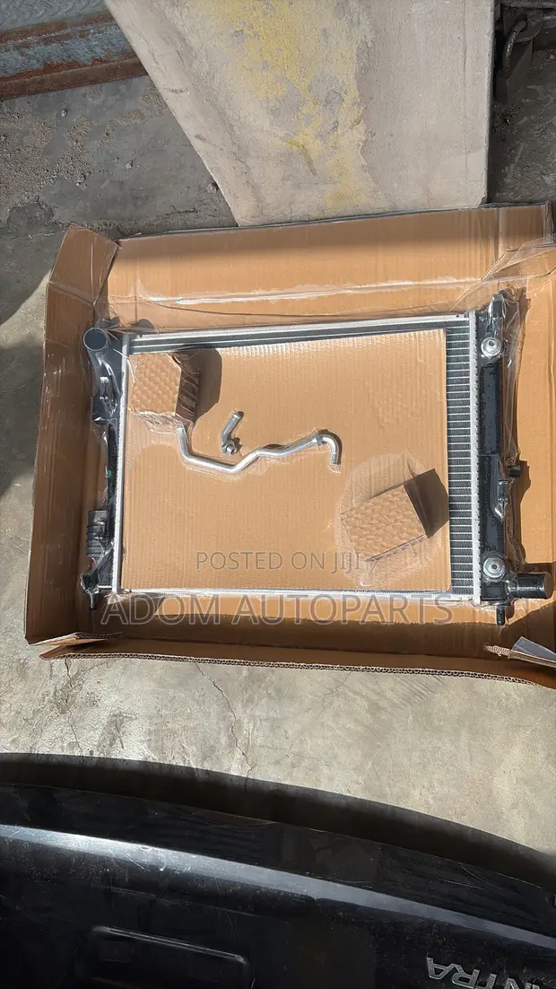 Hyundai Veloster Radiator Water Tank (2011-2016) - 1