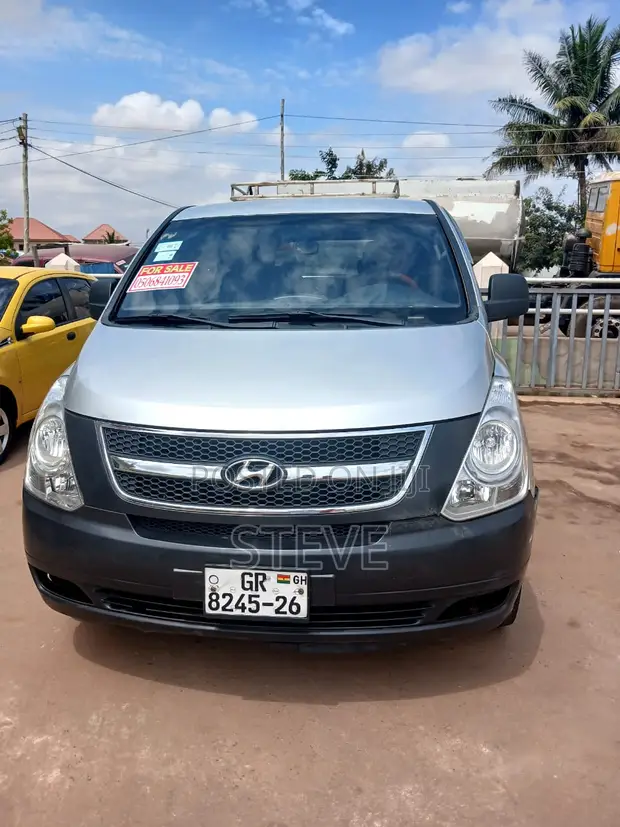 Hyundai Starex 2015 Grey - 1
