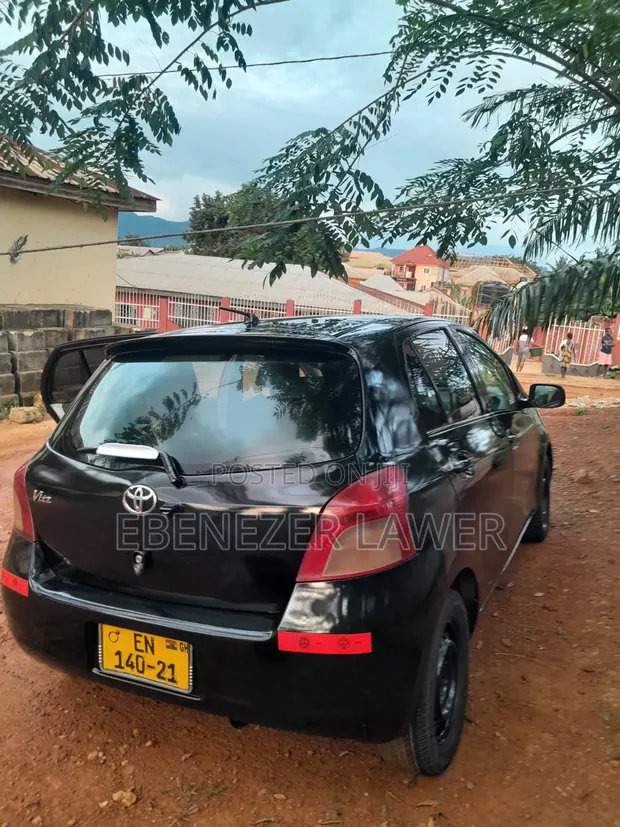 Toyota Vitz 1.3 AWD 5dr 2008 Black - 1