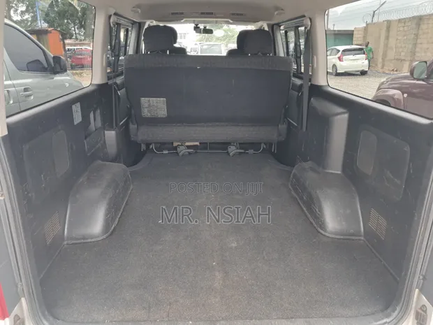 Toyota HiAce 2015 Silver - 1