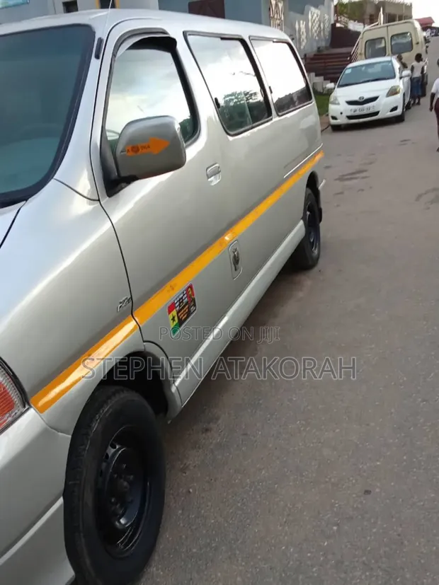 Toyota HiAce 2015 Grey - 1