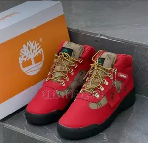 Supreme x Timberland New York Yankees Field Boots