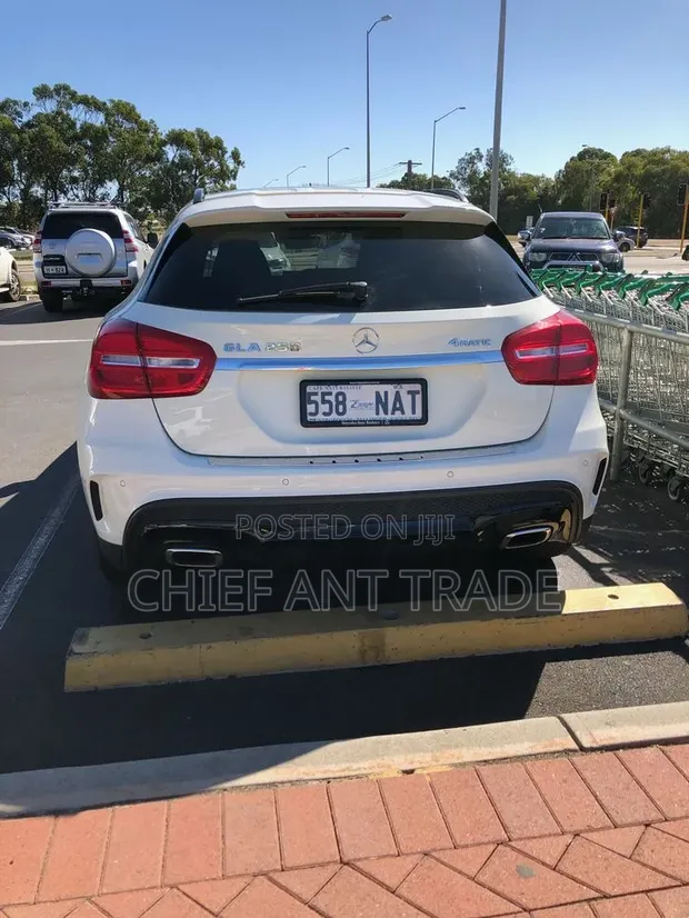 Mercedes-Benz GLA 250 2019 White - 1