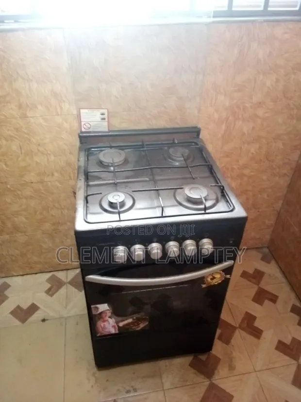 4-Burner Gas Cooker with Oven - Black - 1