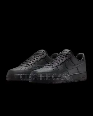 Nike Air Force 1 '07 Triple Black Sneakers
