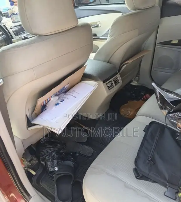 Toyota Venza 2010 Red - 1