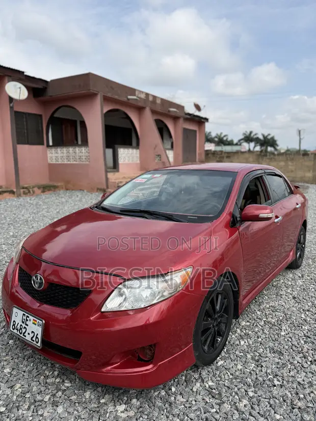 Toyota Corolla Base 2010 Red Sedan - 1