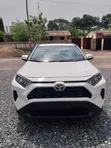 Toyota RAV4 XLE 2022 White - 1